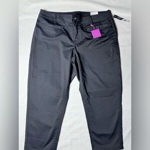 Lane Bryant NWT Womens Plus 18 Black Capri Pant Cropped